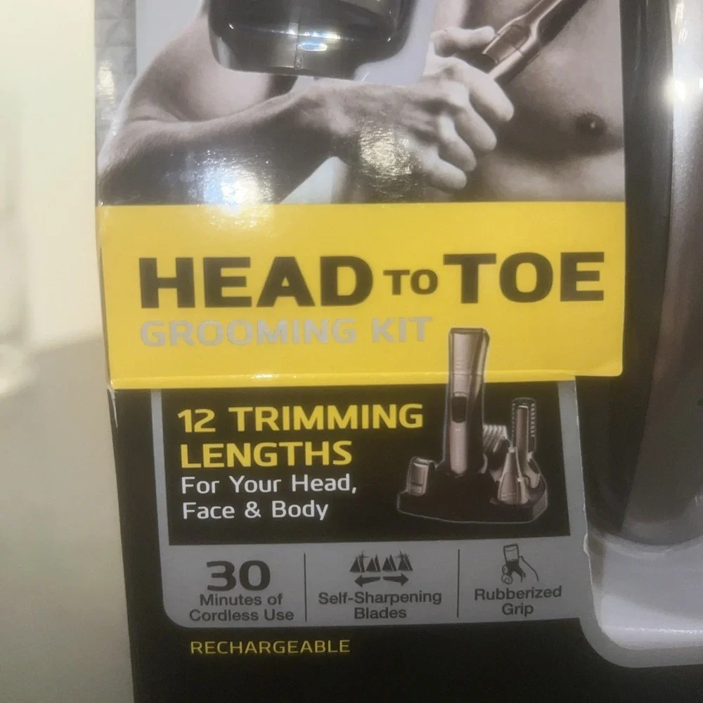 Remington Men's Head to Toe 12 Trimming Lengths Rechargeable Grooming Kit PG517
